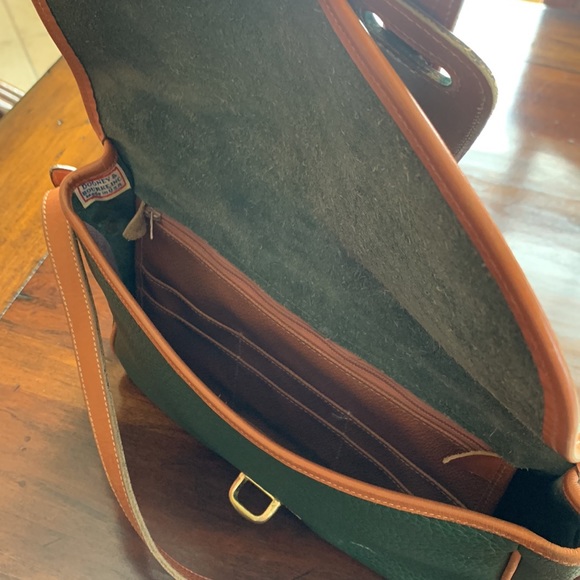 Dooney & Bourke All Weather Leather Shoulder Bag and matching Wallet Green & Tan - Picture 4 of 10